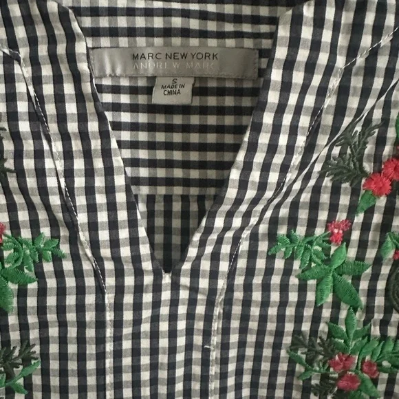 Marc NY Black and White Gingham Shirt Embroidered floral print Bell Sleeves  SzS - Picture 6 of 7